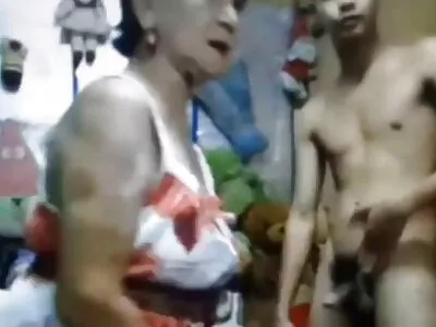 Шибано червенокосо момиче със porno ueb kameri стегнато дупе