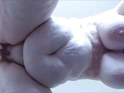 Тийнейджърка аматьорска блондинка GF смуче хуй porno kameri