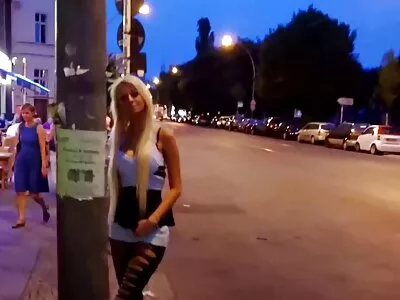 Похотлив църковен пастор засне на скрытая съемка порно видео прекрасната си жена брюнетка -милф под душа