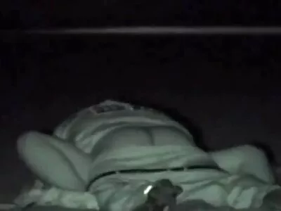Играчка за хлъзгавата й дупка за месо порно скрити камери