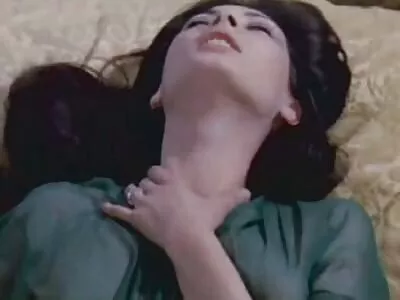 Приятелка, която язди на члена ми камери секс след издухване