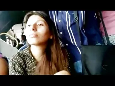 Сладка японска скрити камери секс приятелка напълва устата си със сперма