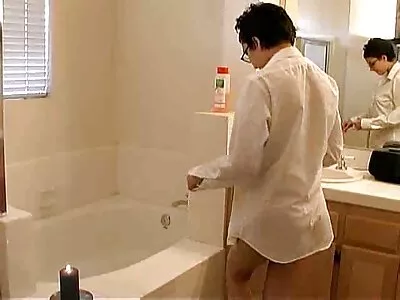 Надуто porno kameru момиче на колене