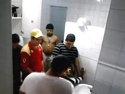 Юмрук коса й путка дълбоко уеб камери порно