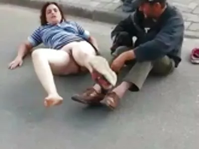 Трябва да обичам скрытая съемка порно чорапите си